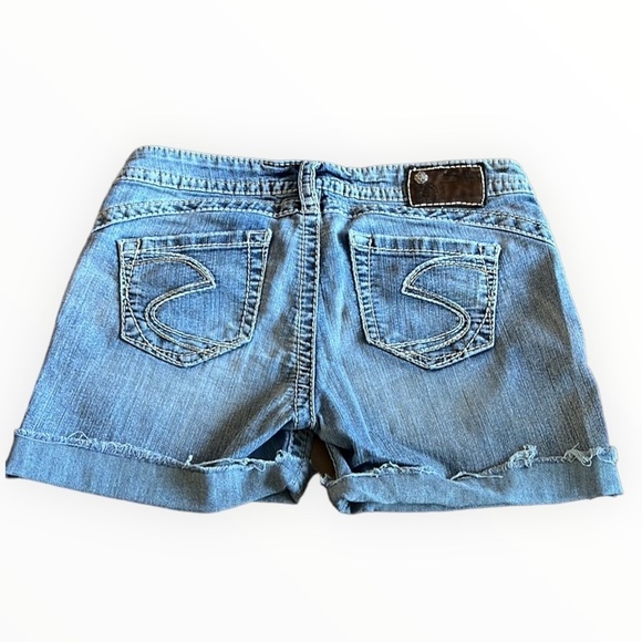 (26”) Silver Short Shorts - Picture 3 of 10